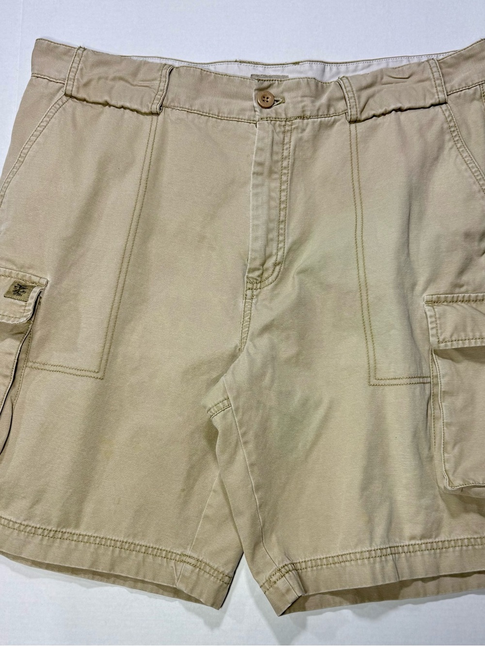 Men’s Izod Khaki Cargo Shorts with Side Pockets Size 38